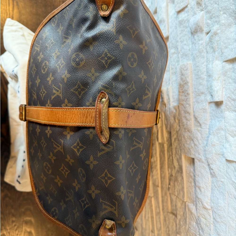 Louis Vuitton Saumur 35 in Brown Monogram - Vintage Crossbody - Picture 5 of 14
